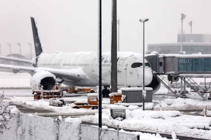 Munich airport cancelled all flight due to snow strom