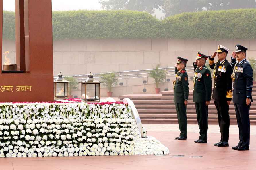 CDS, COAS, CNS and CAS at National War Memorial