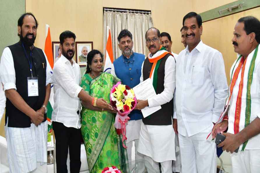 Congress stakes claim to form govt in Telangana