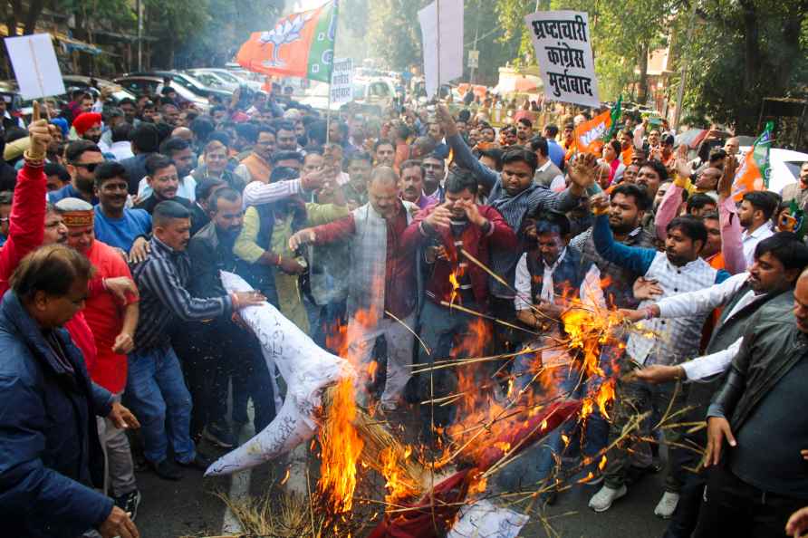 BJP protest against Dhiraj Sahu