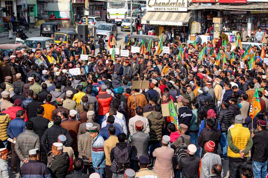 BJP protest against HP govt in Kullu