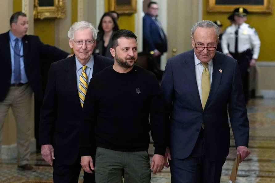 Volodymyr Zelenskyy,Mitch McConnell,Chuck Schumer