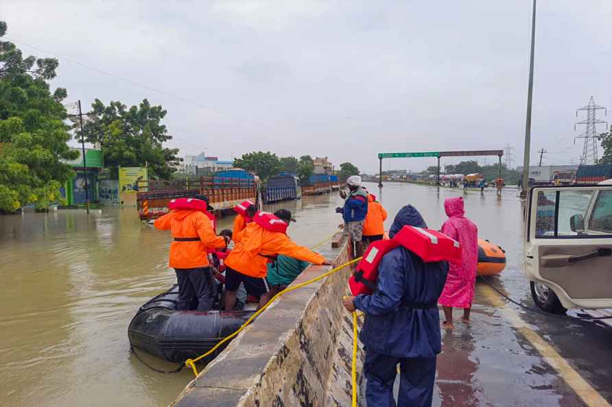 Tamil Nadu floods: India Coast Guard at rescue work