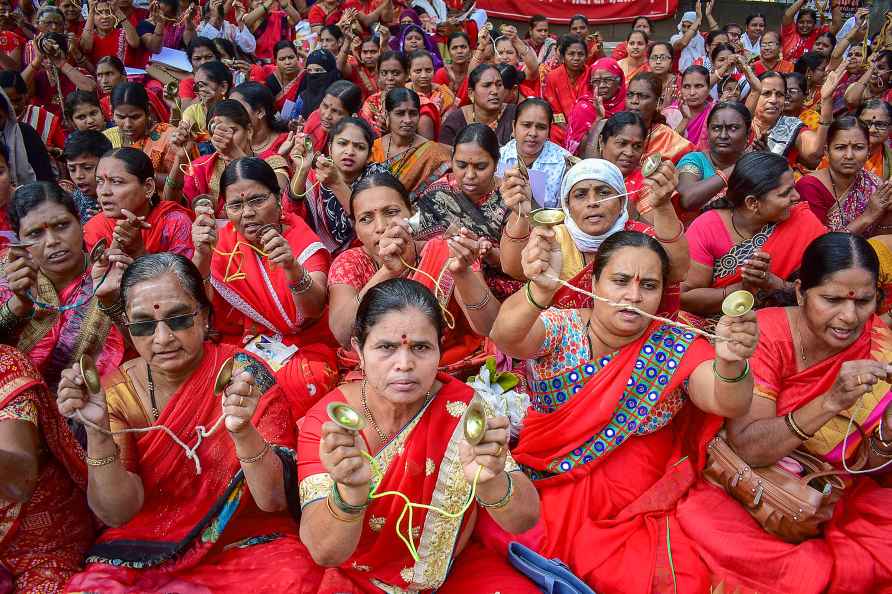 Anganwadi workers protest in Maharashtra