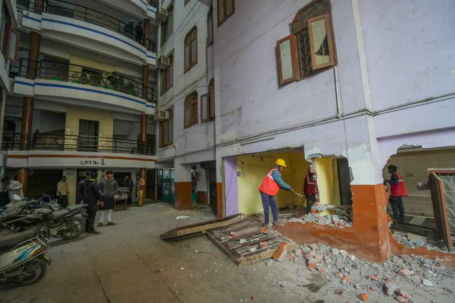 Lucknow Development Authority demolishes illegal construction