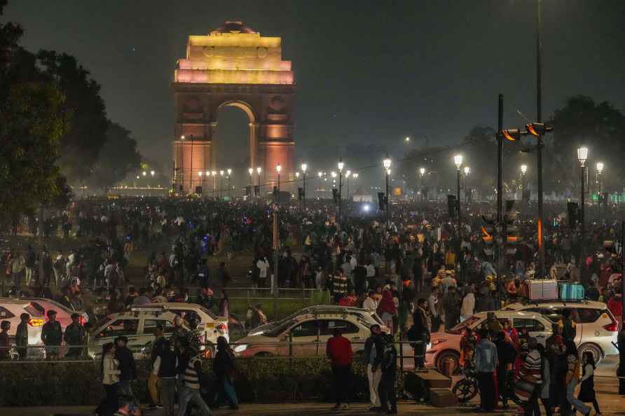 New Year 2024: Visitors at India Gate