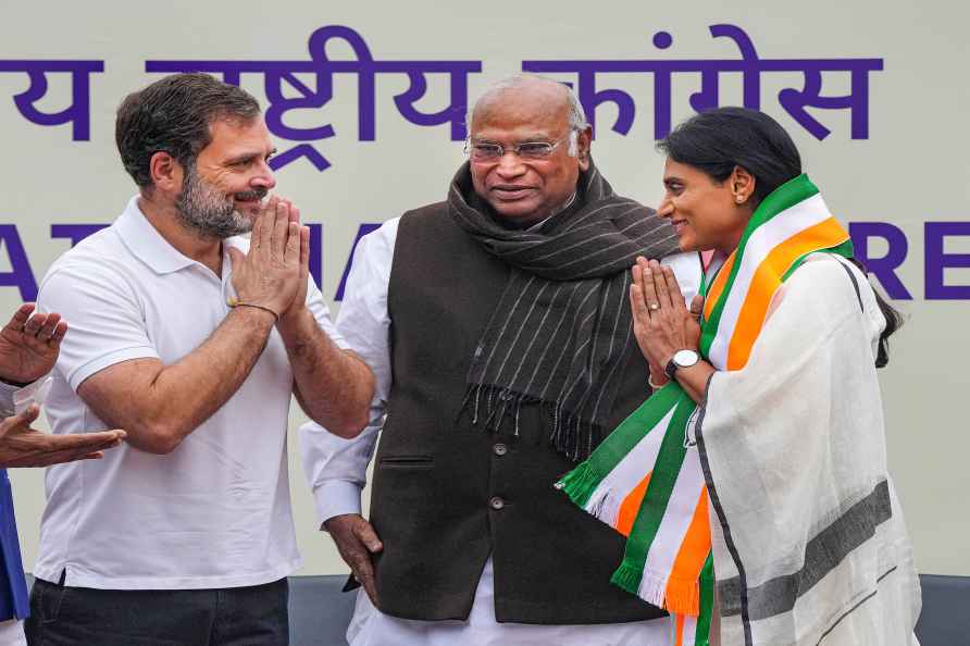 YS Sharmila joins Congress