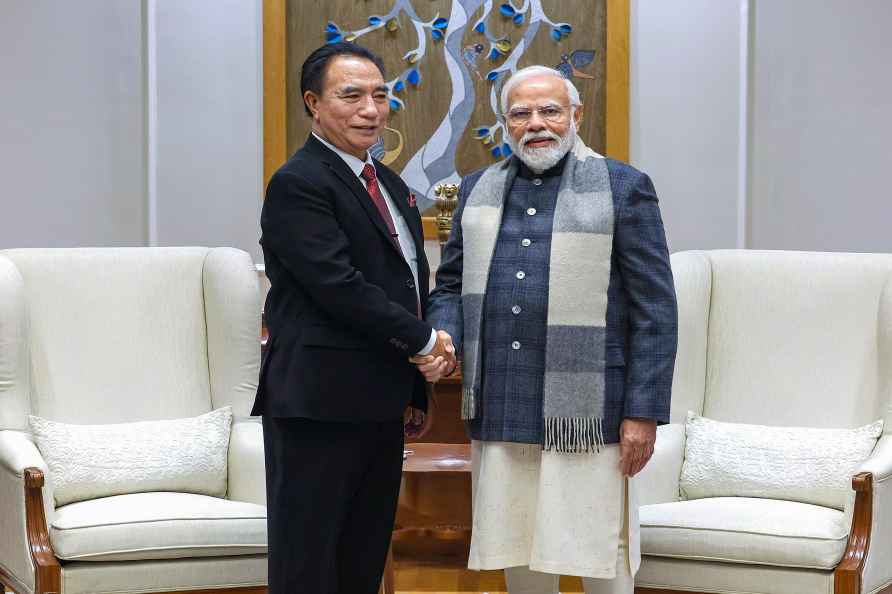 PM Modi meets Mizoram CM Lalduhoma