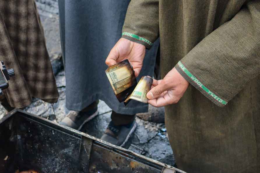 Fire destroys shops in JK's Kupwara