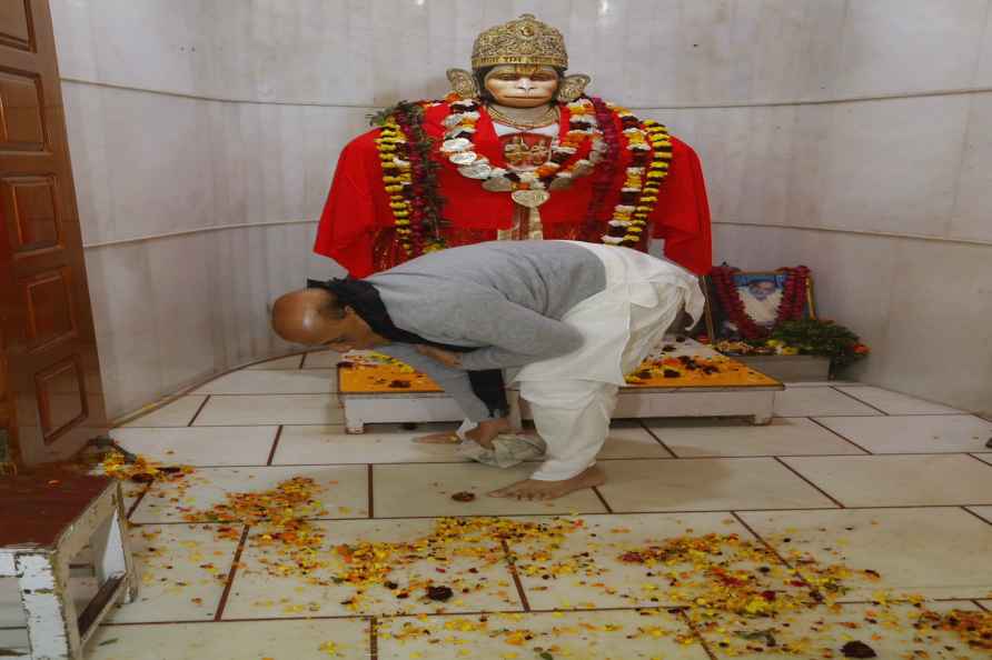 Rajnath Singh at Hanuman temple