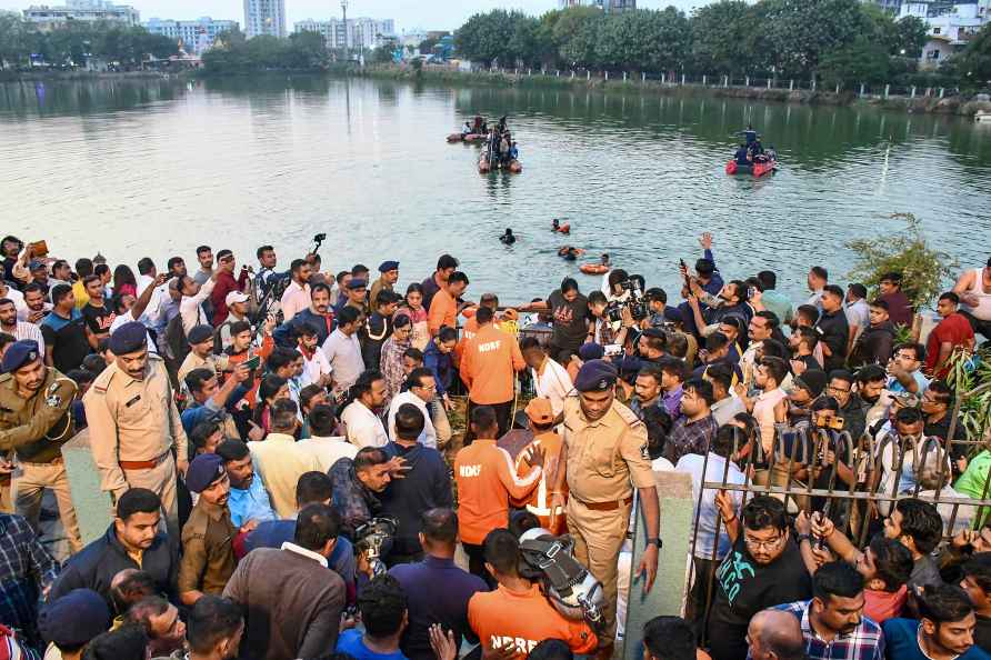 Students feared dead after boat capsized in lake