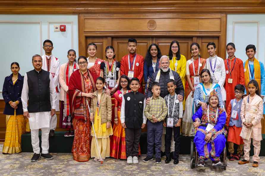 PM interacts with Bal Puraskar awardees