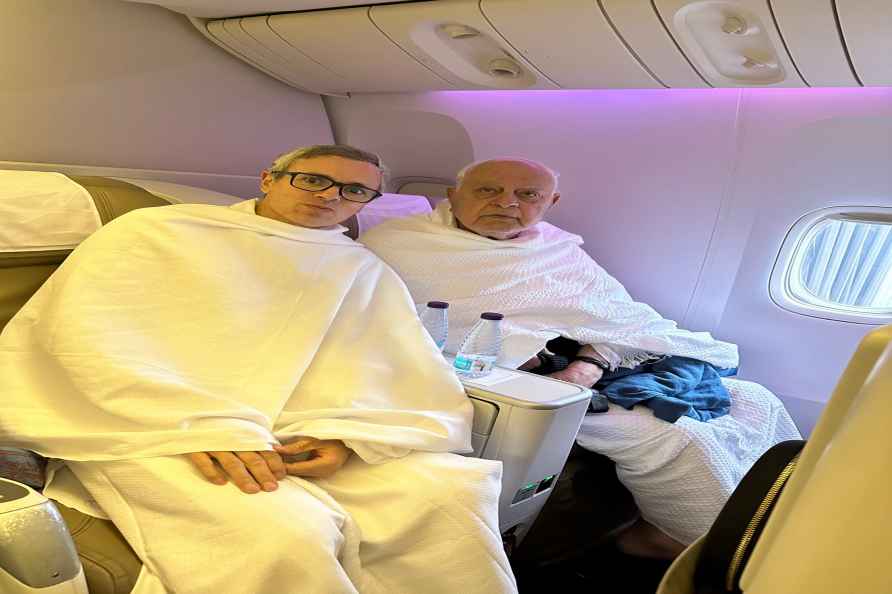 Farooq, Omar leave for Saudi Arabia for Umra