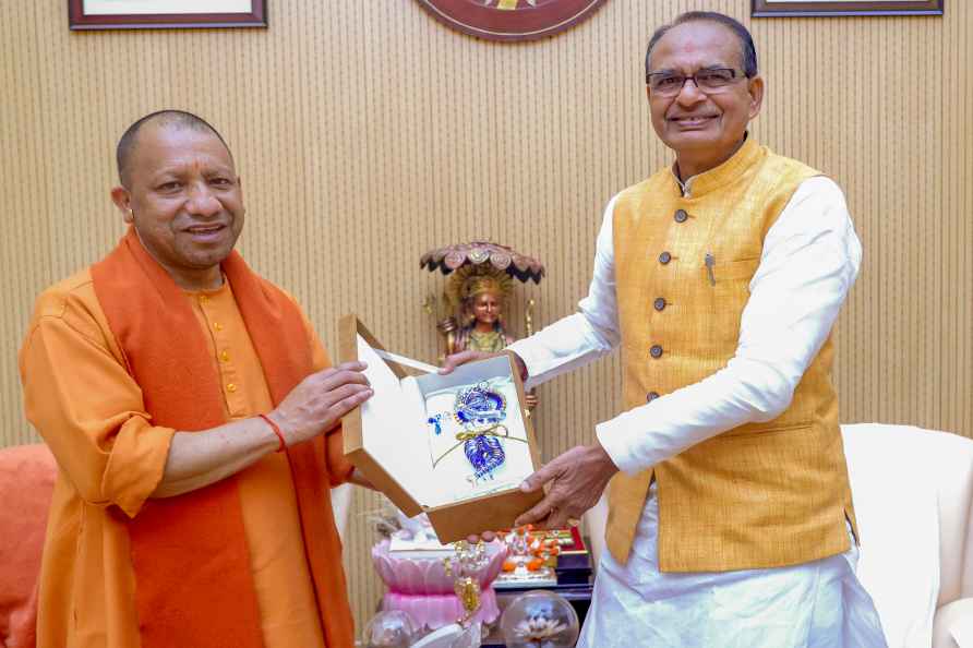 Shivraj Chouhan meets Yogi Adityanath