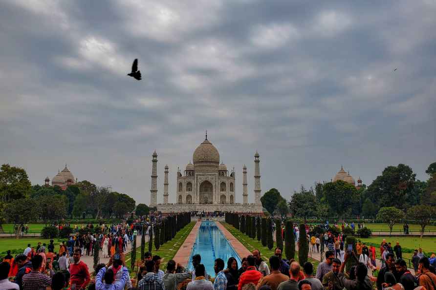 Weather: Cloudy day in Agra