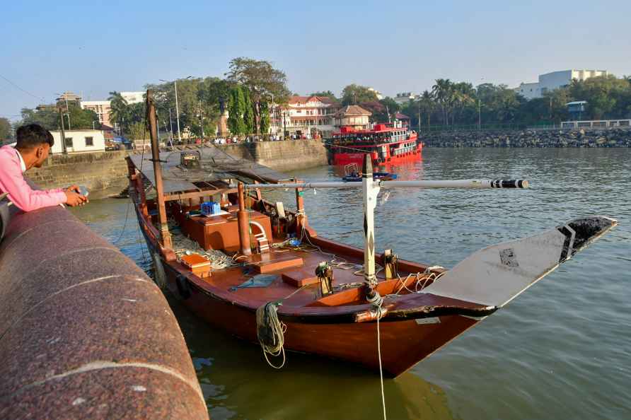 Boat from Kuwait arrives in Mumbai