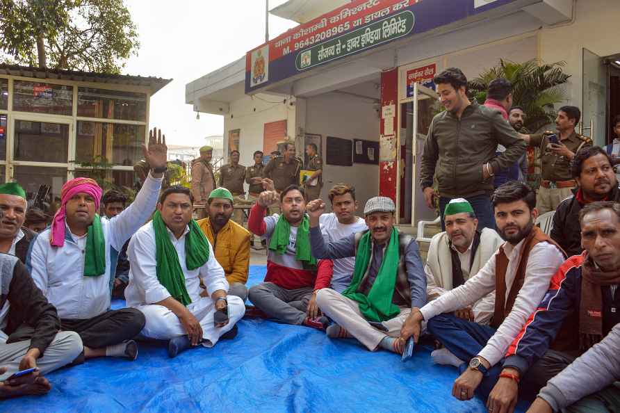 Farmers detained during protest march