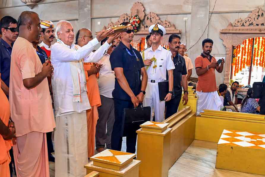 Kerala Guv at ISKCON Brahmotsavam