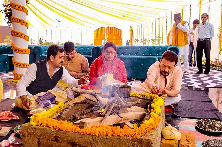 Grih Pravesh pooja of Smriti Irani's house