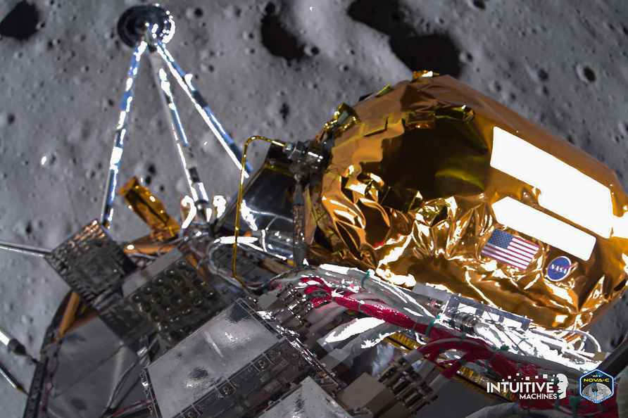 Lunar lander over the south pole region