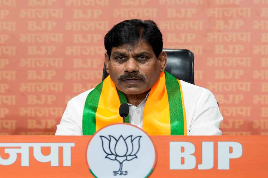 Zaheerabad MP BB Patil joins BJP