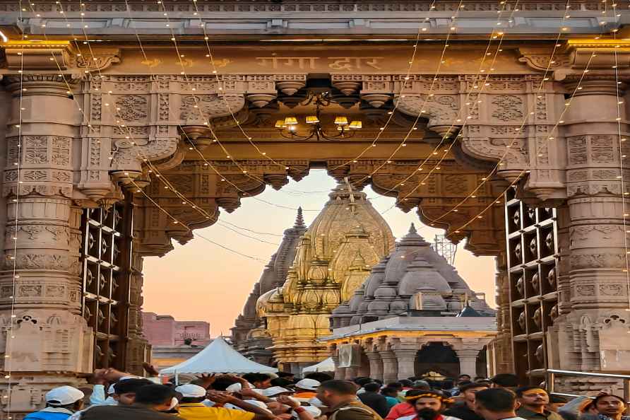 Prep for Maha Shivaratri in Varanasi