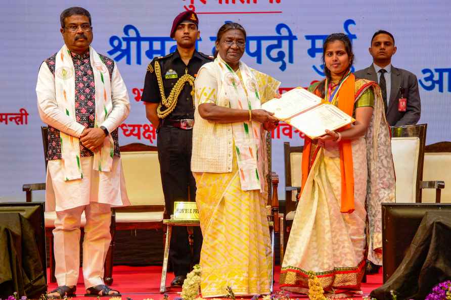 Prez at Central Sanskrit University convocation