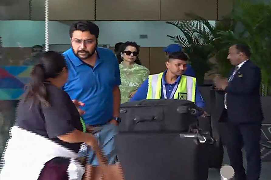 Kangana Ranaut at Delhi Airport