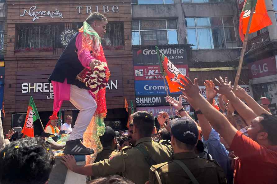 BJP's gal Kishore Sharma files nomination in Jammu