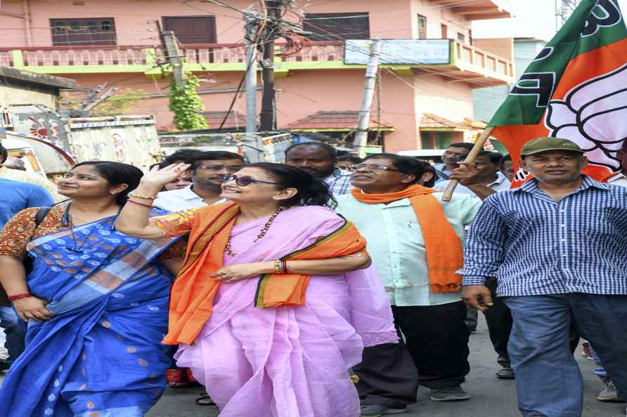 BJP's Amrita Roy campaigns for LS polls