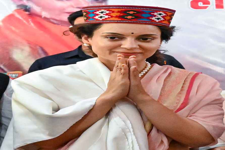 Kangana campaigns for LS polls