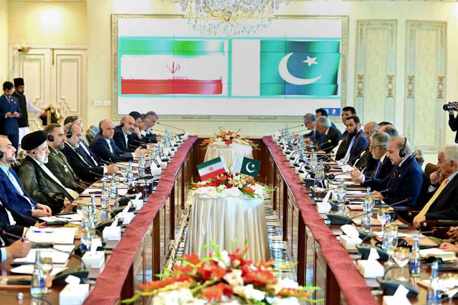 Iran, Pakistan economic and security cooperation meeting