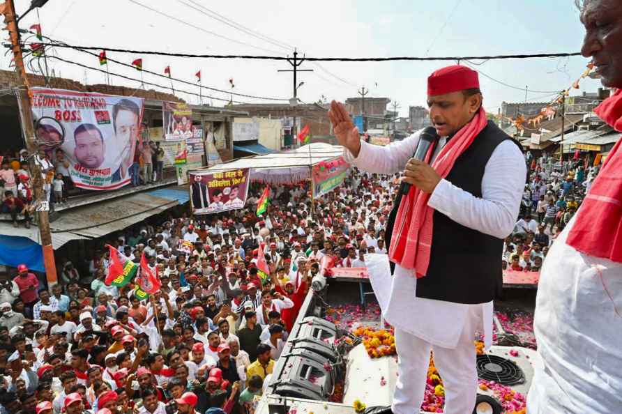 Akhilesh Yadav campaigns in Kannauj LS constituency
