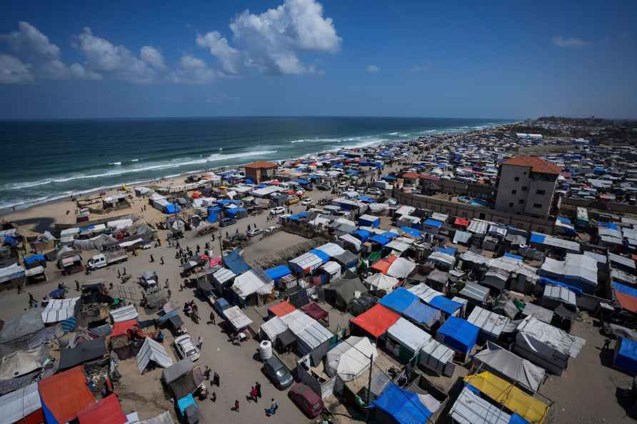 Palestinians displaced at makeshift tent camp in Deir