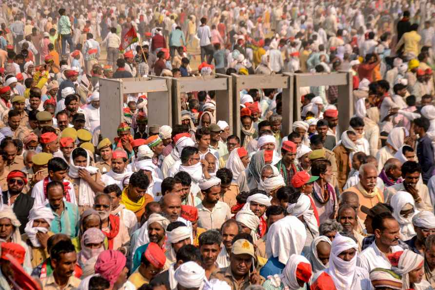 Akhilesh Yadav campaigns in UP's Fatehpur