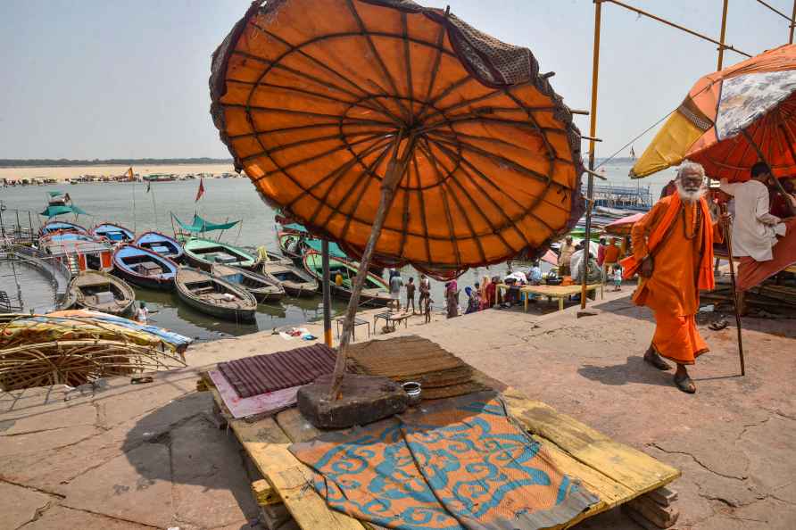 Weather: Hot day in Varanasi