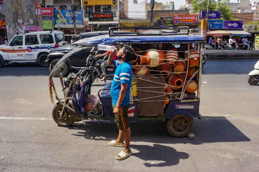 Weather: Hot summer in Delhi