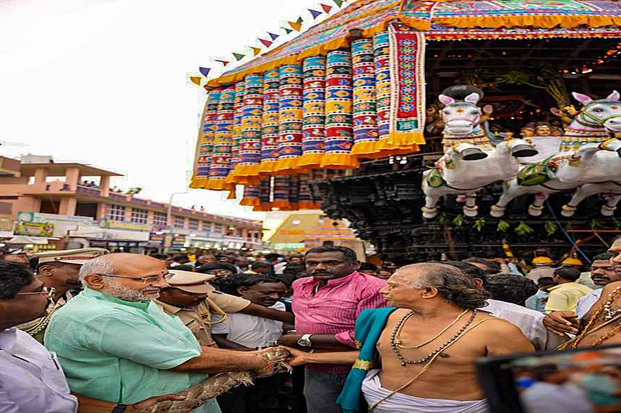 Thirunallaru Sri Darbarneswarar temple festival