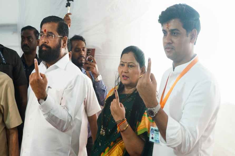 5th phase of LS polls: Eknath Shinde votes