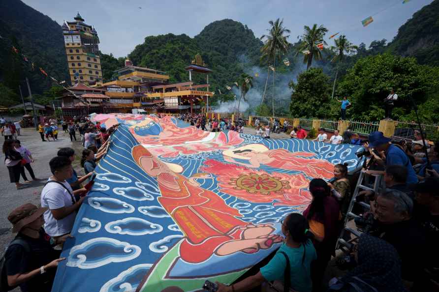 Devotees unveil a giant canvas of sacred 