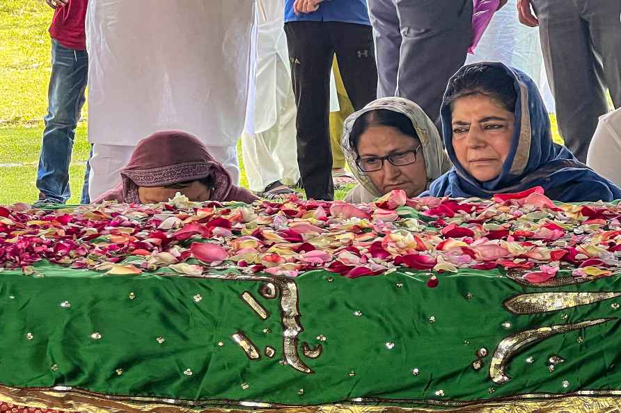 Mehbooba Mufti pays tribute to her father
