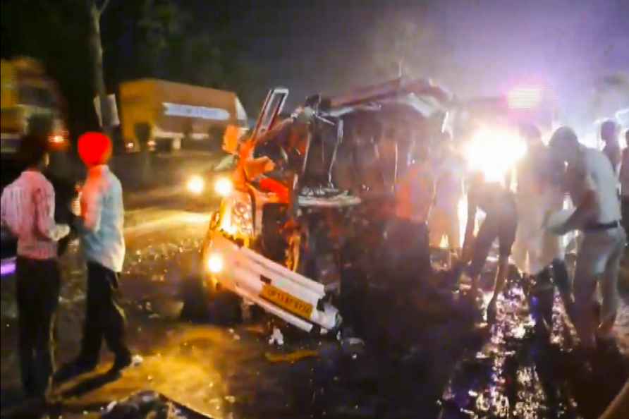 7 killed, 20 injured as truck hits bus in Ambala