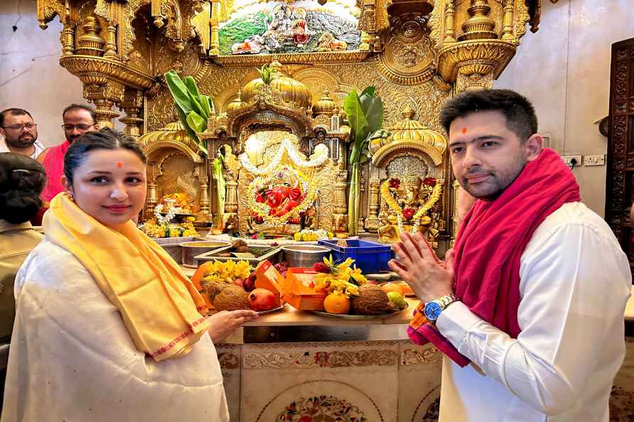 Parineeti and Raghav at Siddhivinayak Temple