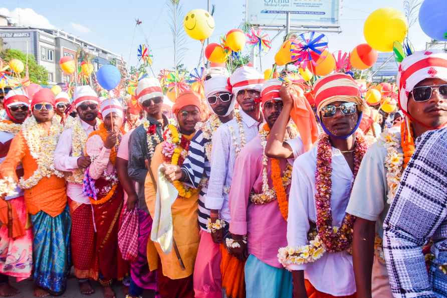 Ranchi: Tribals in traditional attire take part in ‘Jhoolan’ and...?