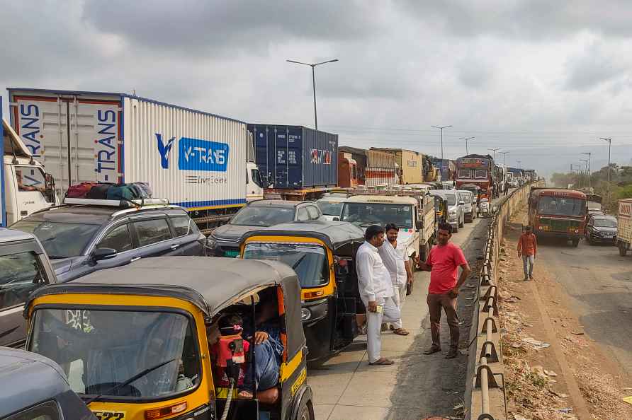 Traffic jam on Mumbai-Ahmedabad highway