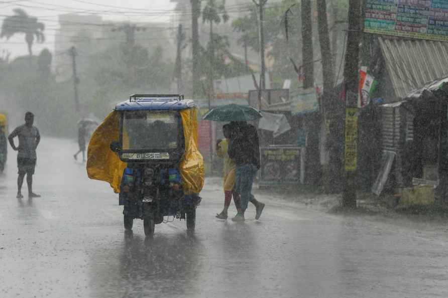 Rains ahead of Cyclone Remal landfall