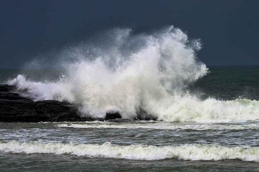 Rough sea in Thiruvananthapuram