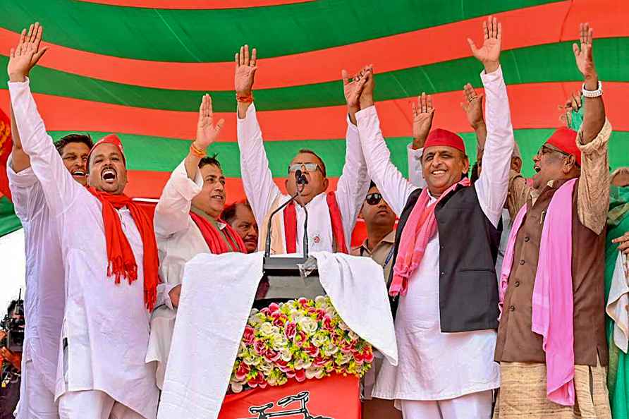 Akhilesh Yadav campaigns