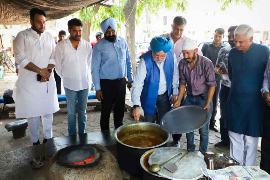 Hardeep Singh Puri in Chandigarh