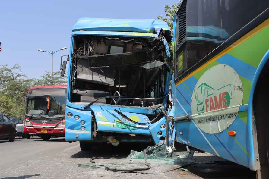 Buses collide in Delhi